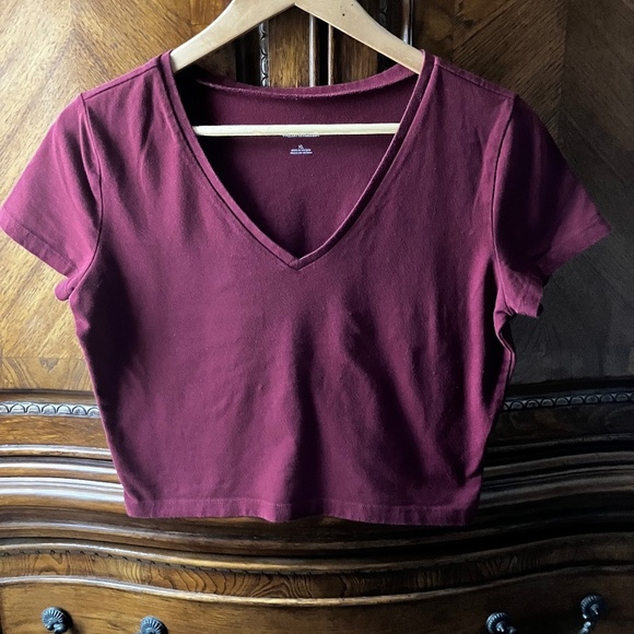 Wild Fable Women's Short Sleeve V-Neck Cropped T-Shirt in Maroo - Size XL - Picture 1 of 7
